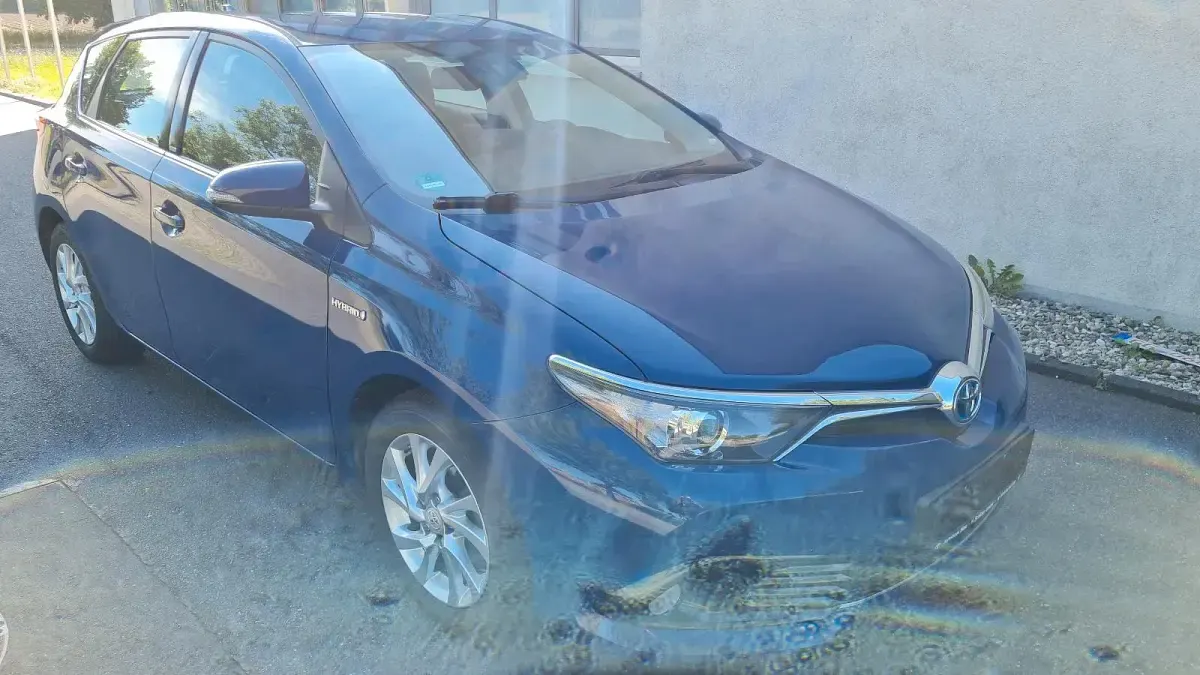 Gebraucht Toyota Auris Hybrid Edition-S 99 PS (72 kW) 2016 Blau Limousine