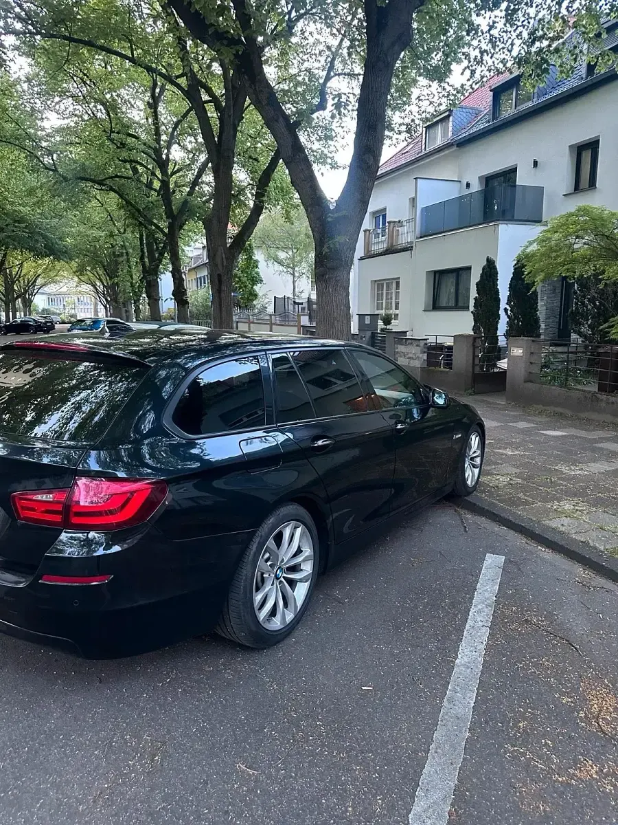 Usata BMW 520 184 CV (135 kW) 2012 Nero Station wagon