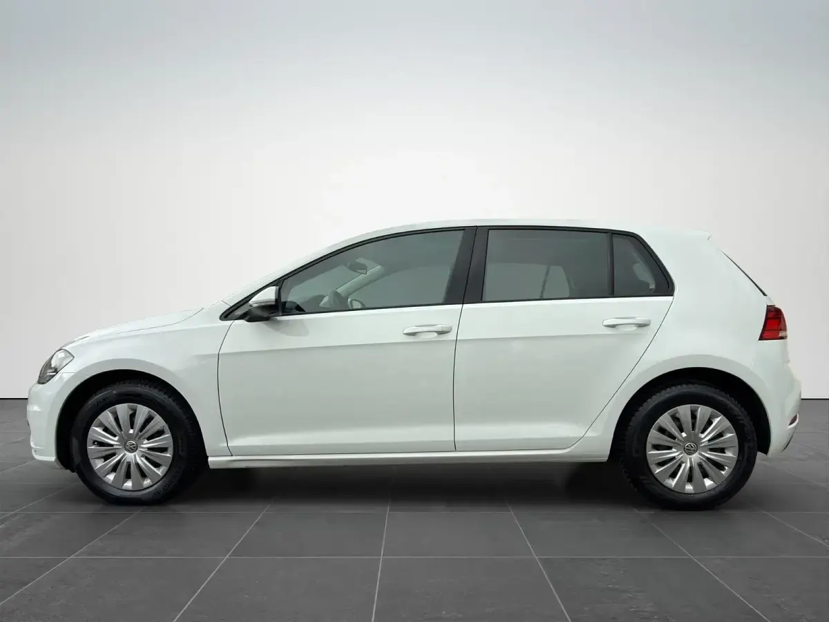 Gebraucht VW Golf VII Trendline 86 PS (63 kW) 2019 Weiß Limousine