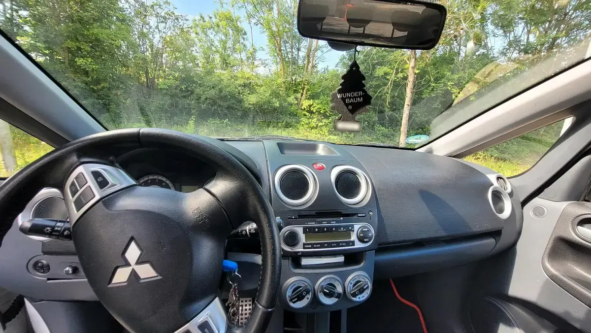 Gebraucht Mitsubishi Colt 95 PS (69 kW) 2013 Weiß Kleinwagen