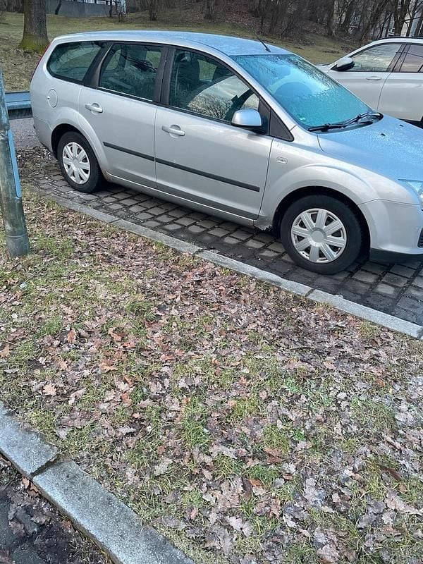 Gebraucht Ford Focus 101 PS (74 kW) 2006 Silber Kombi