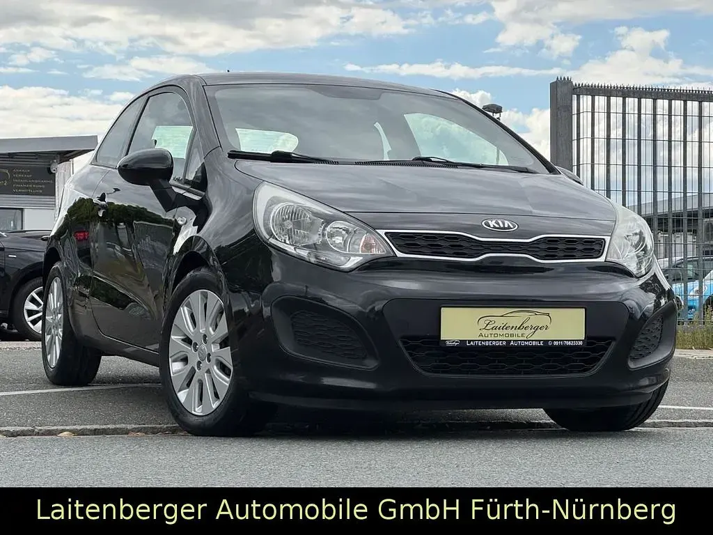 Gebraucht Kia Rio Edition 7 86 PS (63 kW) 2013 Schwarz Limousine