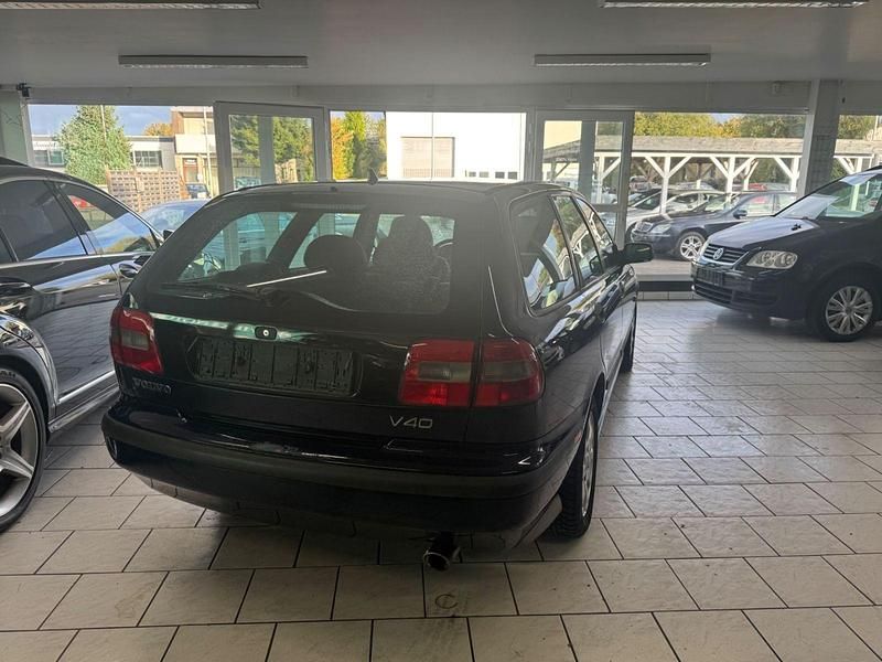 Gebraucht Volvo V40 1999 Blau Kombi