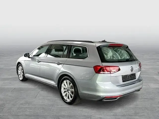 Gebraucht VW Passat GTE 218 PS (160 kW) 2021 Pyritsilber metallic (metallic) Kombi