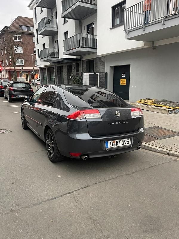 Używany Renault Laguna III 150 KM (110 kW) 2008 Sedan/Limuzyna