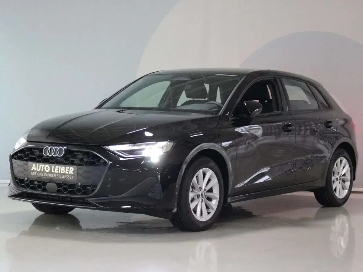 Neu Audi A3 150 PS (110 kW) 2025 Schwarz Limousine