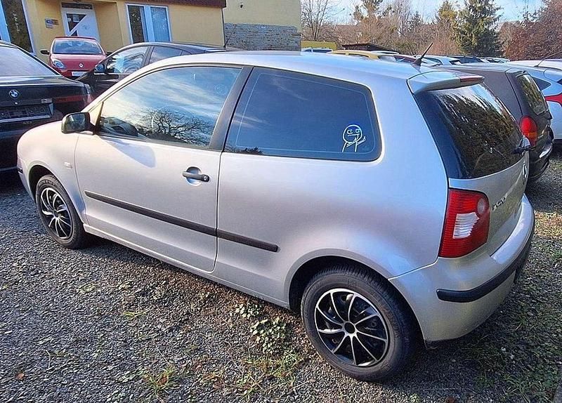 Gebraucht VW Polo 64 PS (47 kW) 2003 Silber Limousine