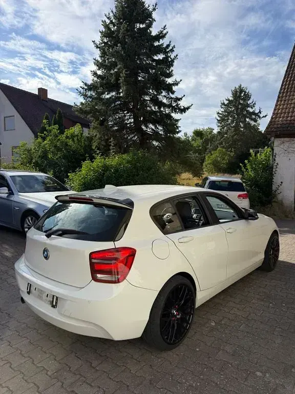 Gebraucht BMW 116 136 PS (100 kW) 2012 Schwarz Kleinwagen