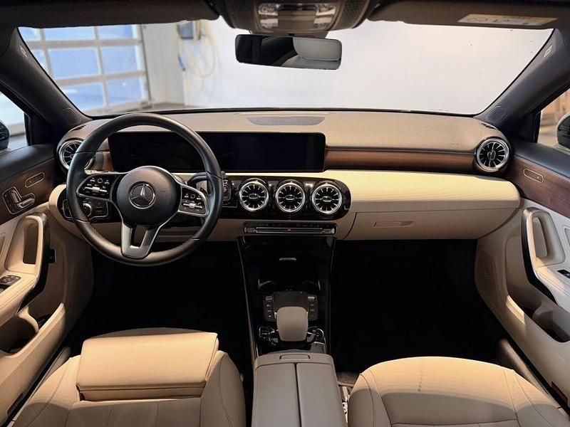 Gebraucht Mercedes A250 160 PS (117 kW) 2022 Grau Limousine