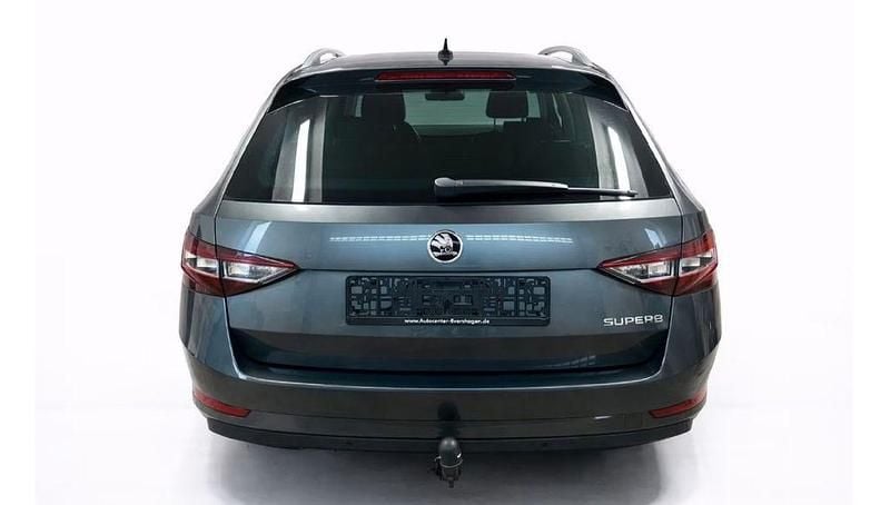 Gebraucht Skoda Superb LAURIN & KLEMENT 190 PS (139 kW) 2017 Grau Kombi