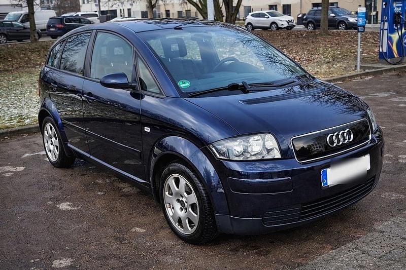 Blau Gebraucht 2001 Audi A2 Kleinwagen | 2.500 € (Etwas zu teuer) - Bild 1/4