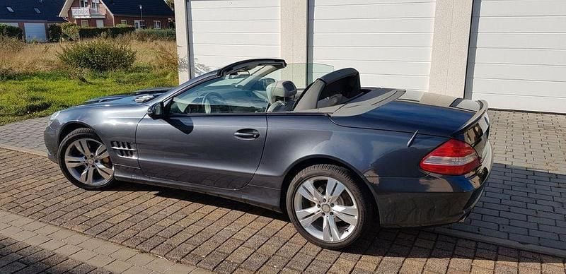 Grau Gebraucht 2009 Mercedes SL350 AMG Cabrio | 22.950 € (Guter Preis) - Bild 1/4