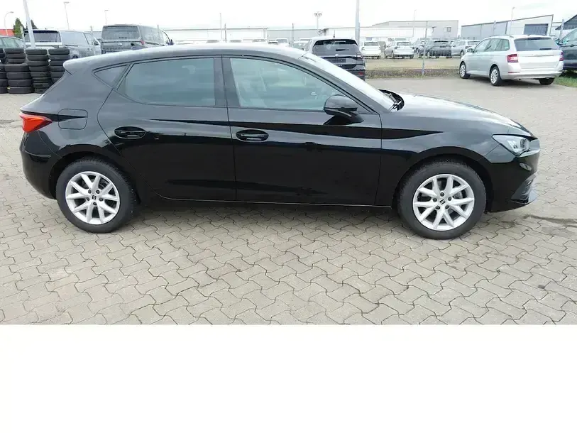 Gebraucht Seat Leon Style 110 PS (80 kW) 2024 Mitternachtsschwarz y9t Limousine