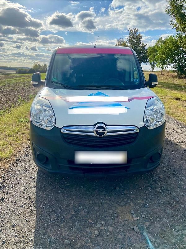 Gebraucht Opel Combo 88 PS (64 kW) 2017 Weiß Van / Kleinbus