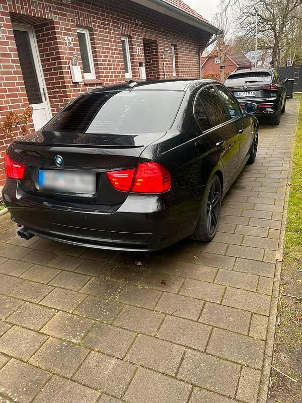 Second-hand BMW 325 218 CP (160 kW) 2009 Negru Berlinǎ