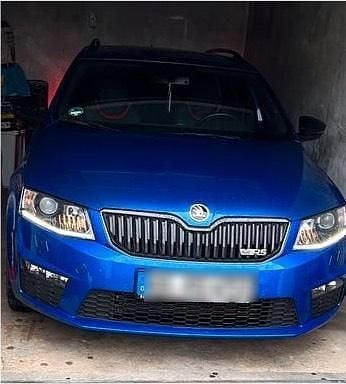 Blau Gebraucht 2015 Skoda Octavia vRS Kombi | 10.000 € (Superpreis) - Bild 1/4