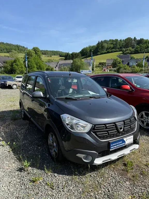 Gebraucht Dacia Lodgy Stepway 131 PS (96 kW) 2021 Grau Van / Kleinbus