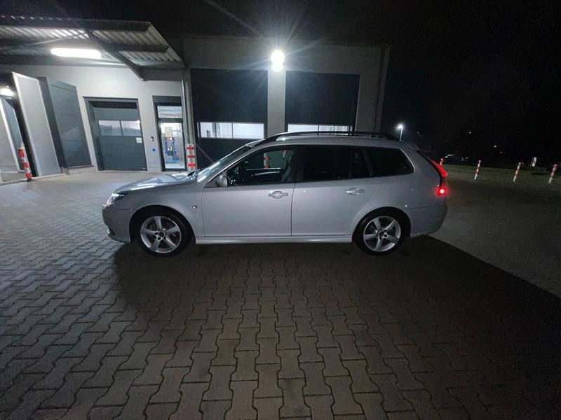 Silber Gebraucht 2010 Saab 9-3 Vector Kombi | 4.090 € (Guter Preis) - Bild 1/4