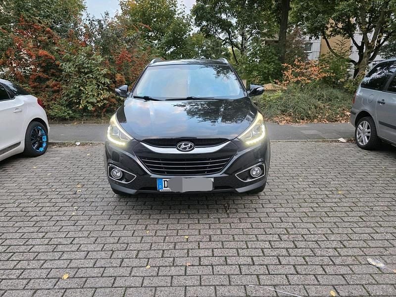 Schwarz Gebraucht 2015 Hyundai Tucson SUV | 7.500 € - Bild 1/4