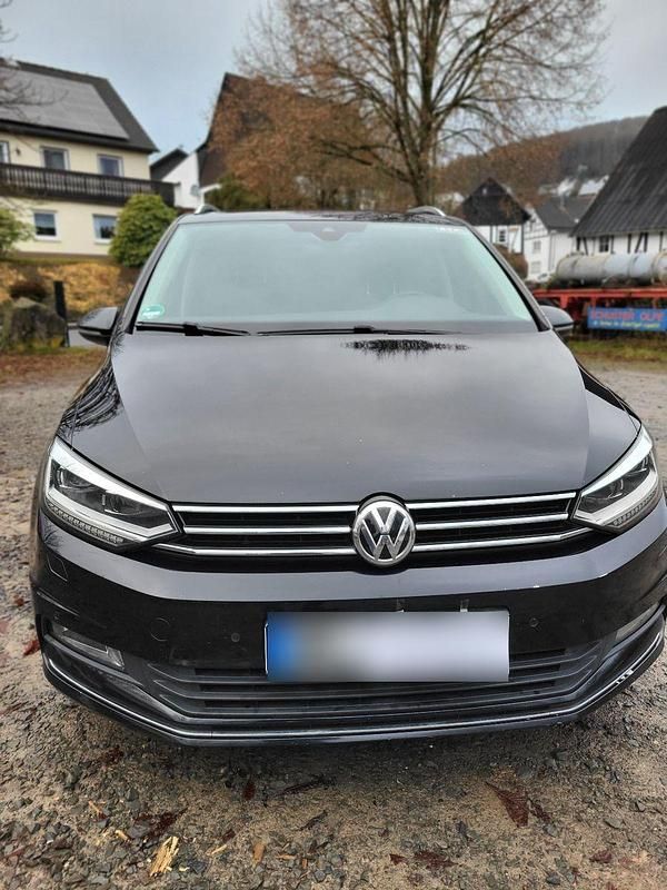 Gebraucht VW Touran Highline 150 PS (110 kW) 2015 Schwarz Van / Kleinbus