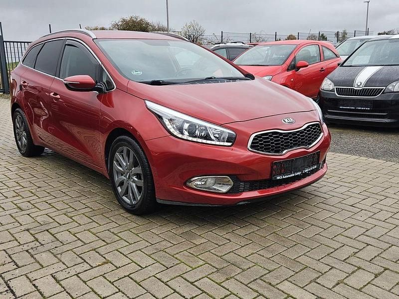 Gebraucht Kia Ceed 128 PS (94 kW) 2013 Rot Kleinwagen