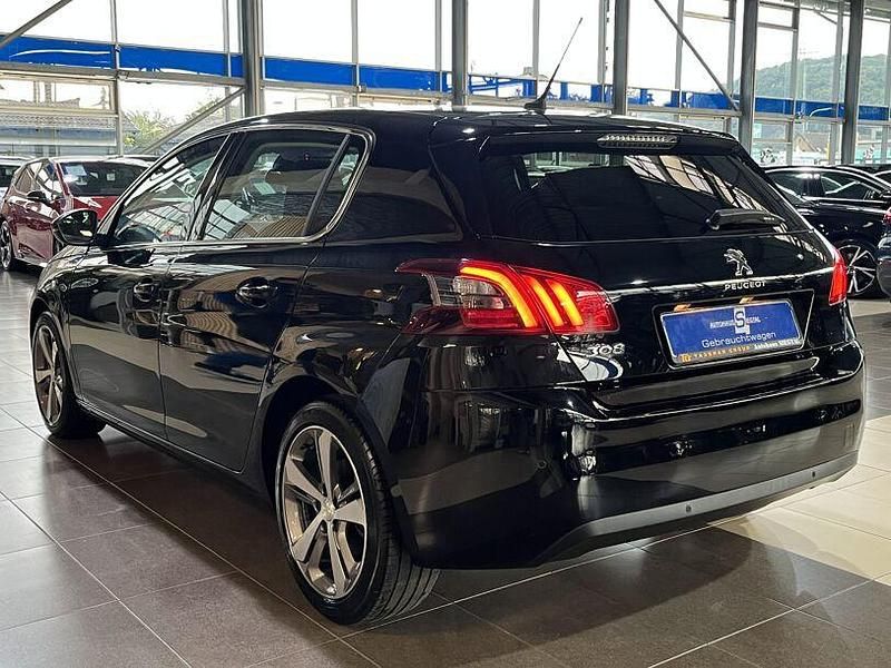 Gebraucht Peugeot 308 Allure 131 PS (96 kW) 2020 Schwarz Limousine