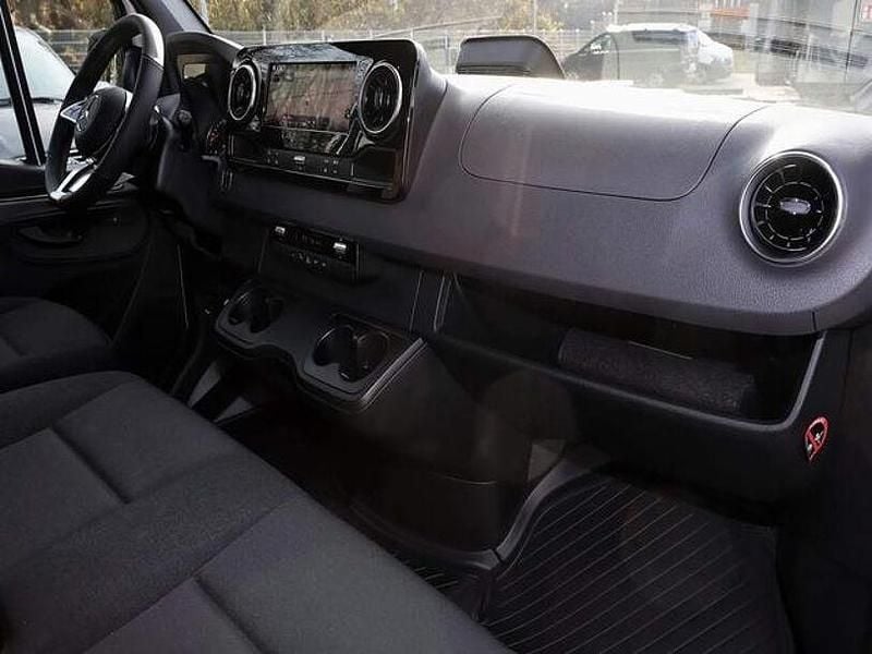 Gebraucht Mercedes Sprinter 190 PS (139 kW) 2025 Arktikweiß Van