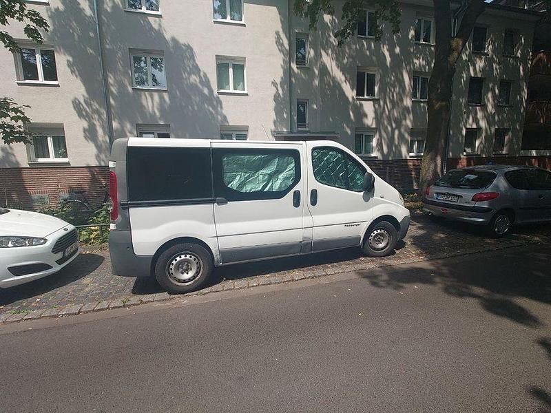 Gebraucht Renault Trafic 145 PS (106 kW) 2010 Weiß Van / Kleinbus