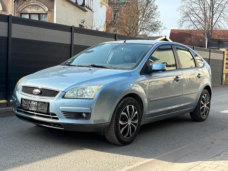 Gebraucht Ford Focus 125 PS (91 kW) 2007 Blau Kleinwagen