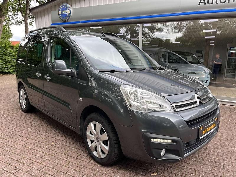 Grau Gebraucht 2018 Citroën Berlingo PureTech Van / Kleinbus | 11.890 € (Etwas zu teuer) - Bild 1/4