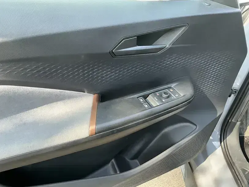 Usata Cupra Born 150 kW (204 CV) 2024 Grigio Utilitaria