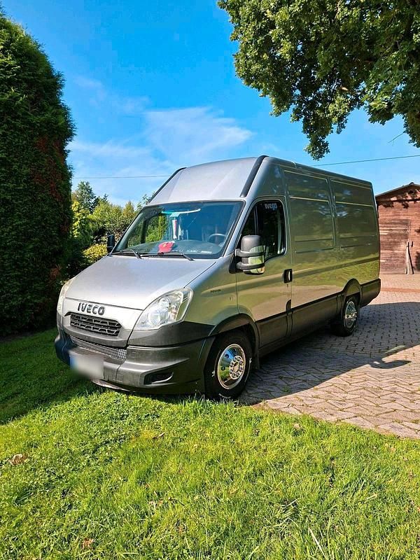 Usata Iveco Daily 126 CV (92 kW) 2012 Argento Monovolume