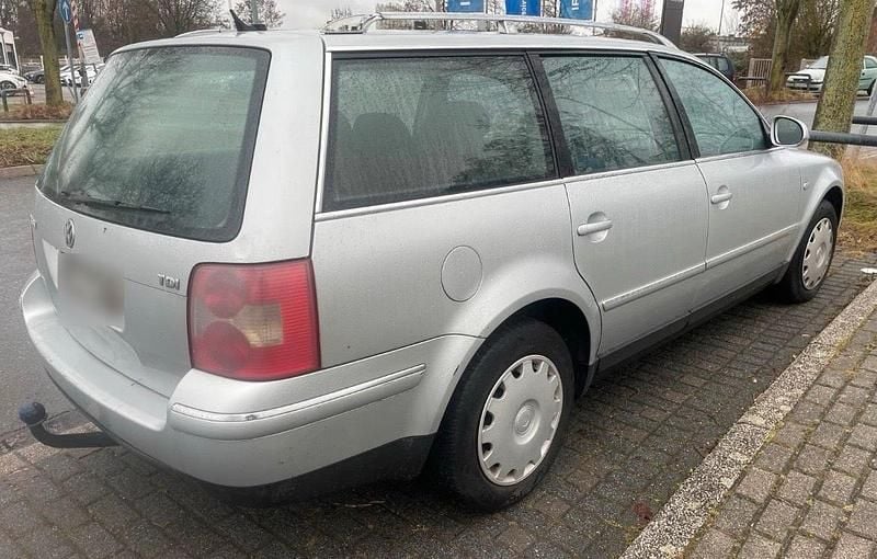 Second-hand VW Passat 116 CP (85 kW) 2003 Argintiu Break