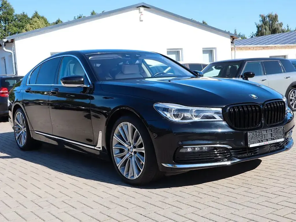 Gebraucht BMW 740 320 PS (235 kW) 2017 Schwarz Limousine