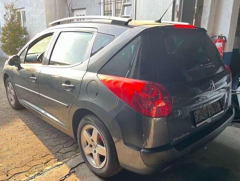 Gebraucht Peugeot 207 95 PS (69 kW) 2009 Grau Limousine