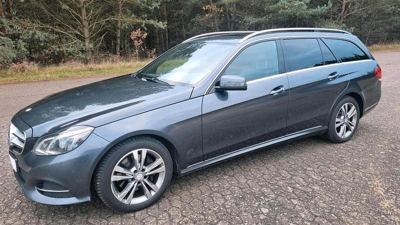 Gebraucht Mercedes E250 Avantgarde 204 PS (150 kW) 2013 Grau Kombi