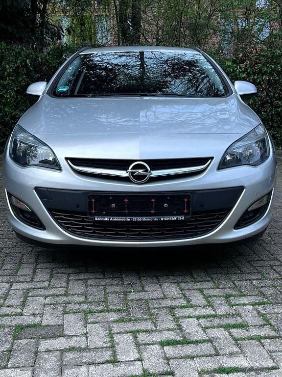 Gebraucht Opel Astra Edition 140 PS (102 kW) 2015 Silber Kombi