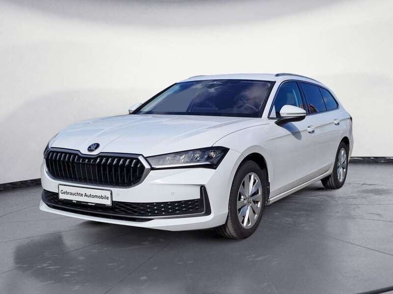 Kristallweiß uni Gebraucht 2024 Skoda Superb Selection Kombi | 32.490 € (Fairer Preis) - Bild 1/4