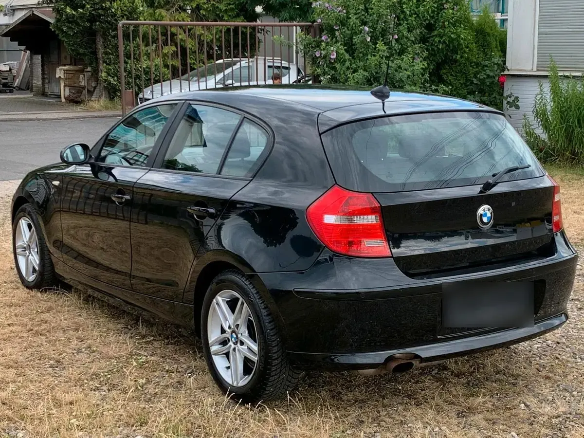 Gebraucht BMW 118 143 PS (105 kW) 2010 Schwarz Kleinwagen