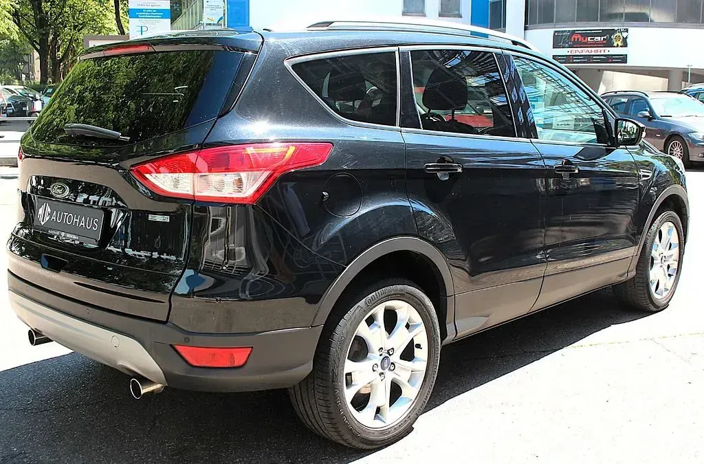 Gebraucht Ford Kuga Titanium 150 PS (110 kW) 2015 Schwarz SUV