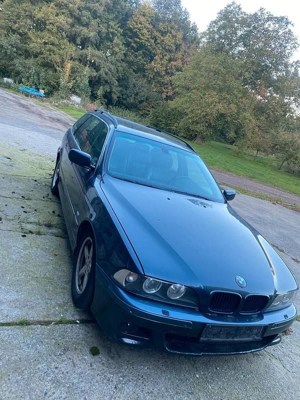 Blau Gebraucht 2002 BMW 530 Kombi | 1.800 € (Fairer Preis) - Bild 1/4