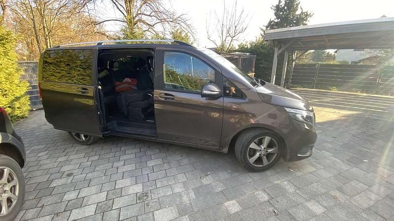 Gebraucht Mercedes V220 Edition 163 PS (119 kW) 2015 Van / Kleinbus