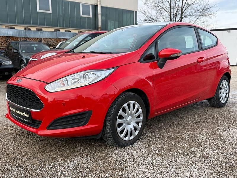 Gebraucht Ford Fiesta Trend 80 PS (58 kW) 2016 Rot Kleinwagen