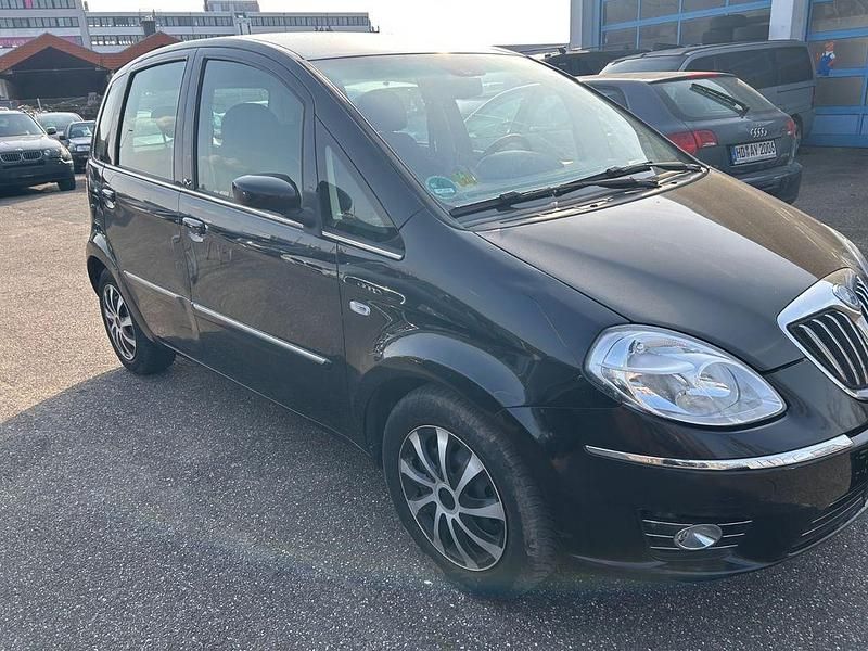 Gebraucht Lancia Musa 95 PS (69 kW) 2008 Schwarz Van / Kleinbus