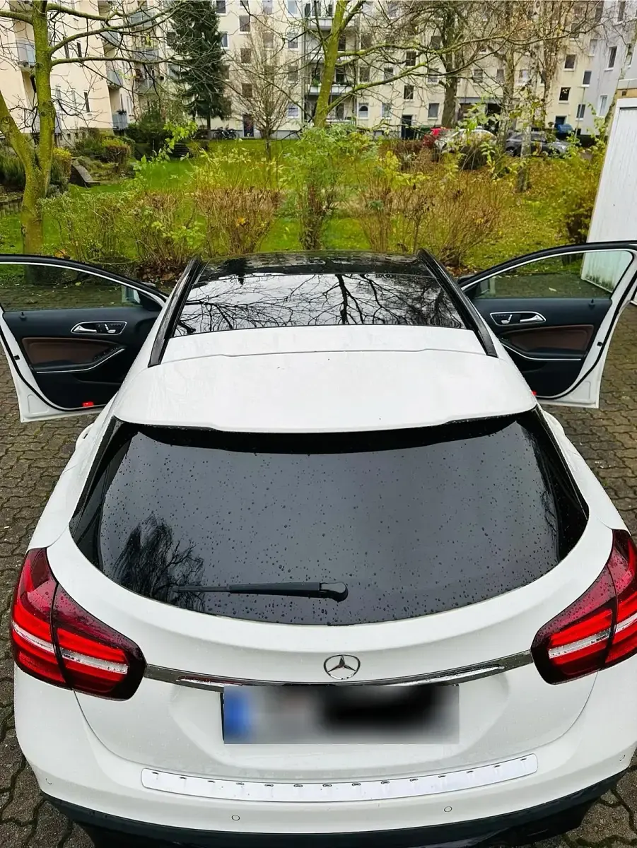 Gebraucht Mercedes GLA220 177 PS (130 kW) 2017 Weiß SUV