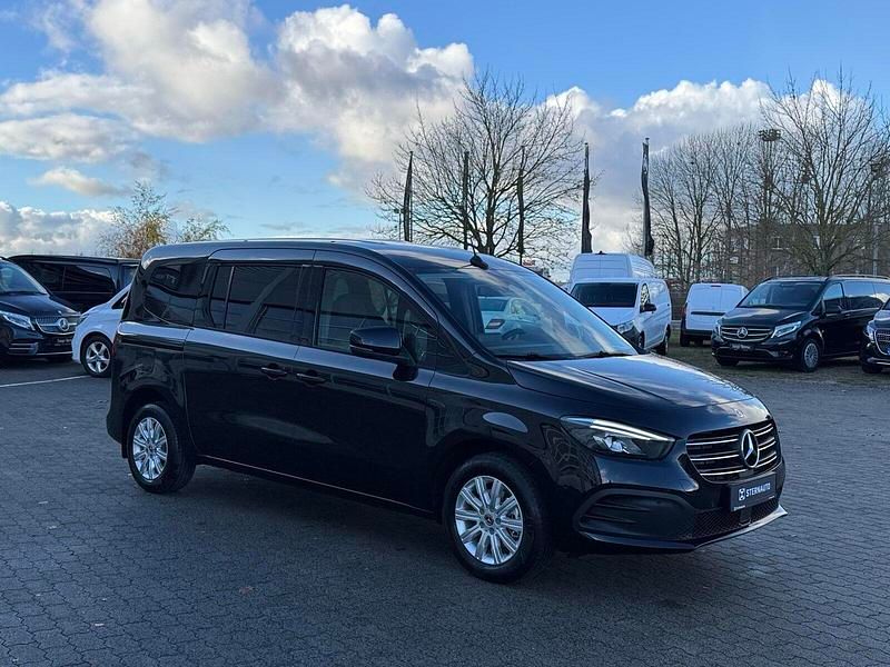 Gebraucht Mercedes T180 Progressive 131 PS (96 kW) 2025 Loparitschwarz metallic Van / Kleinbus