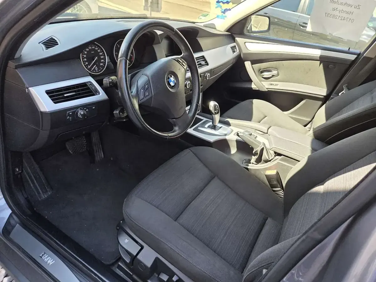 Gebraucht BMW 525 Lifestyle 197 PS (144 kW) 2009 Grau Kombi