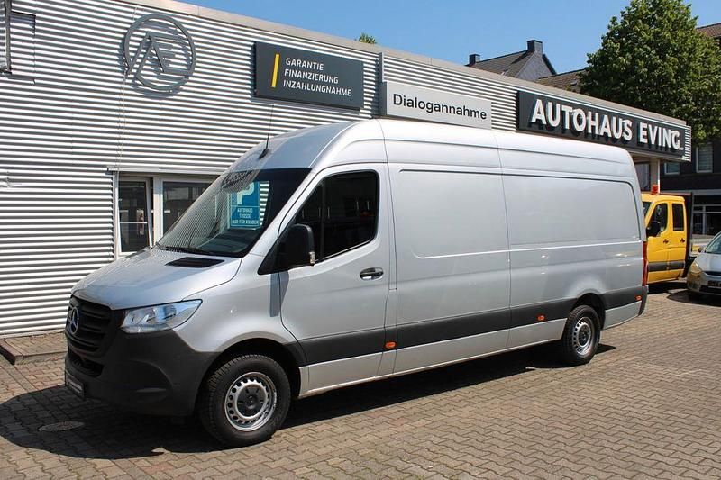 Silber Gebraucht 2018 Mercedes Sprinter Van | 26.900 € - Bild 1/4