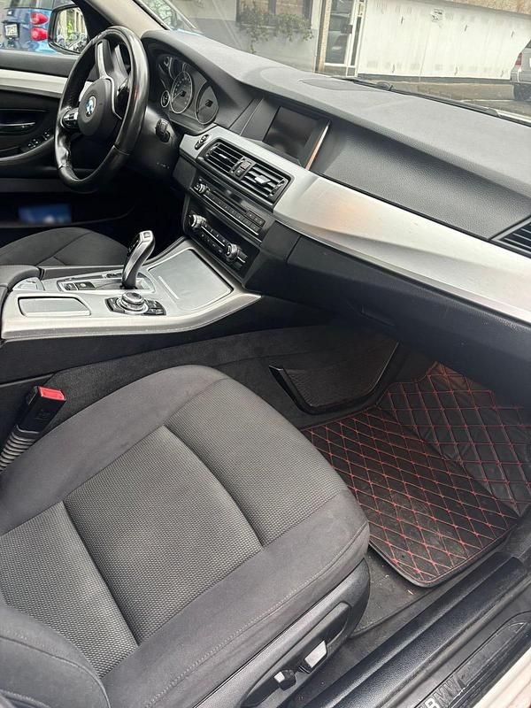 Gebraucht BMW 530 258 PS (189 kW) 2015 Weiß Limousine