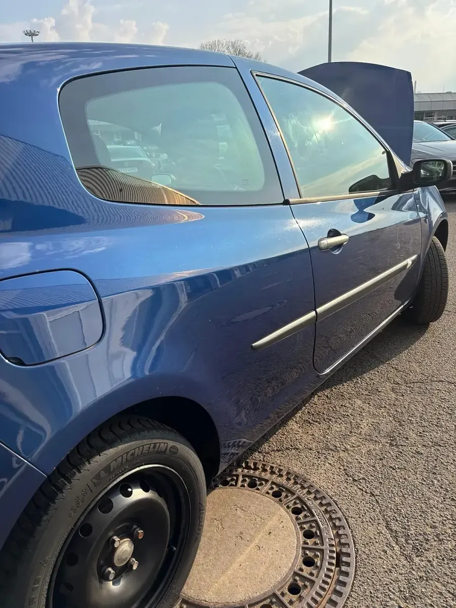 Second-hand Renault Clio II 75 CP (55 kW) 2007 Albastru Berlinǎ